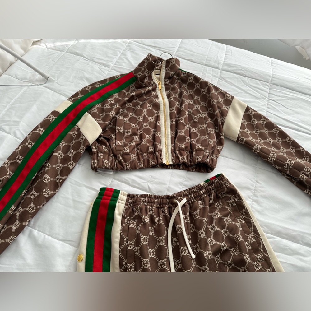 Gucci interlocking G cropped pants & jacket